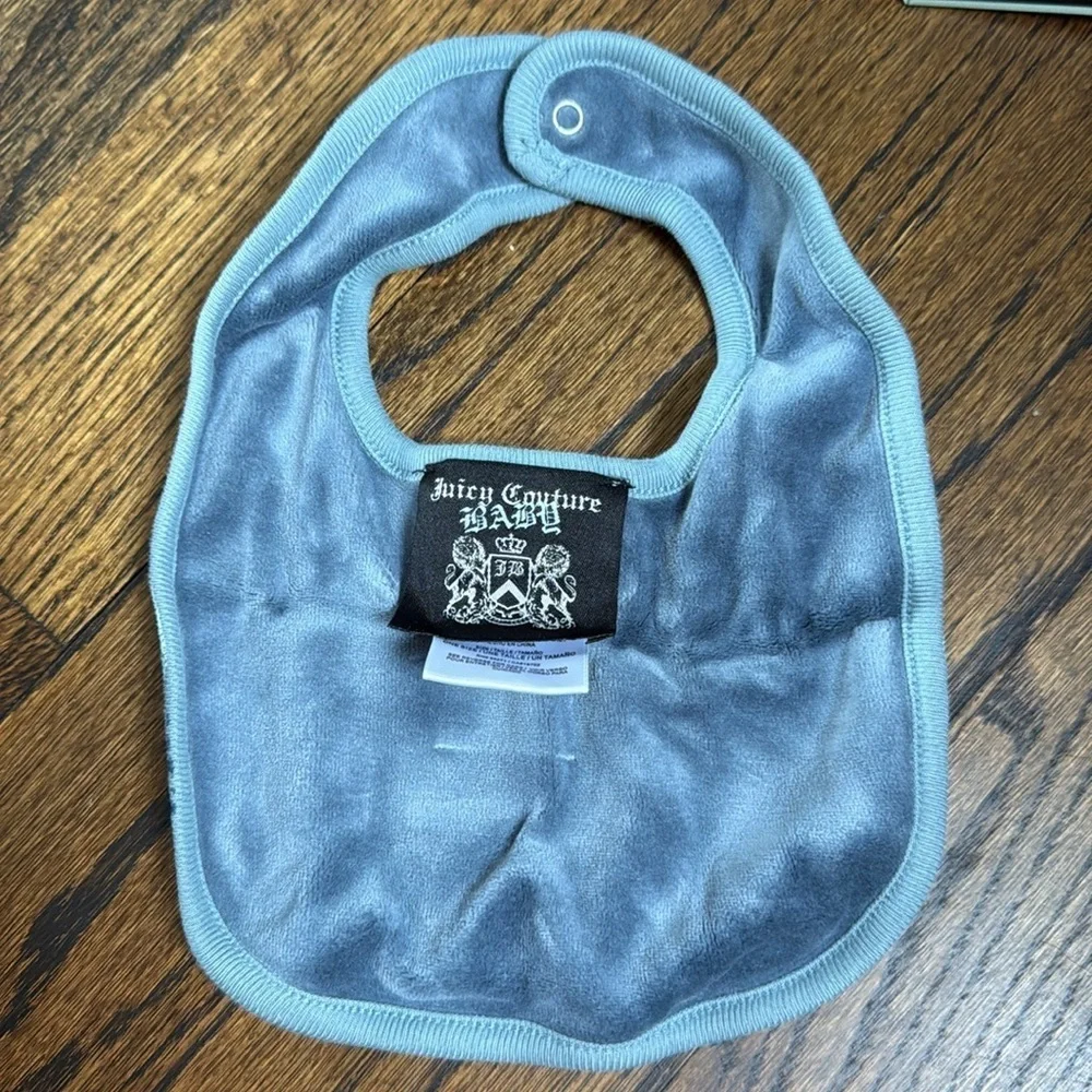 NIB Juicy Couture Boys Bib Set